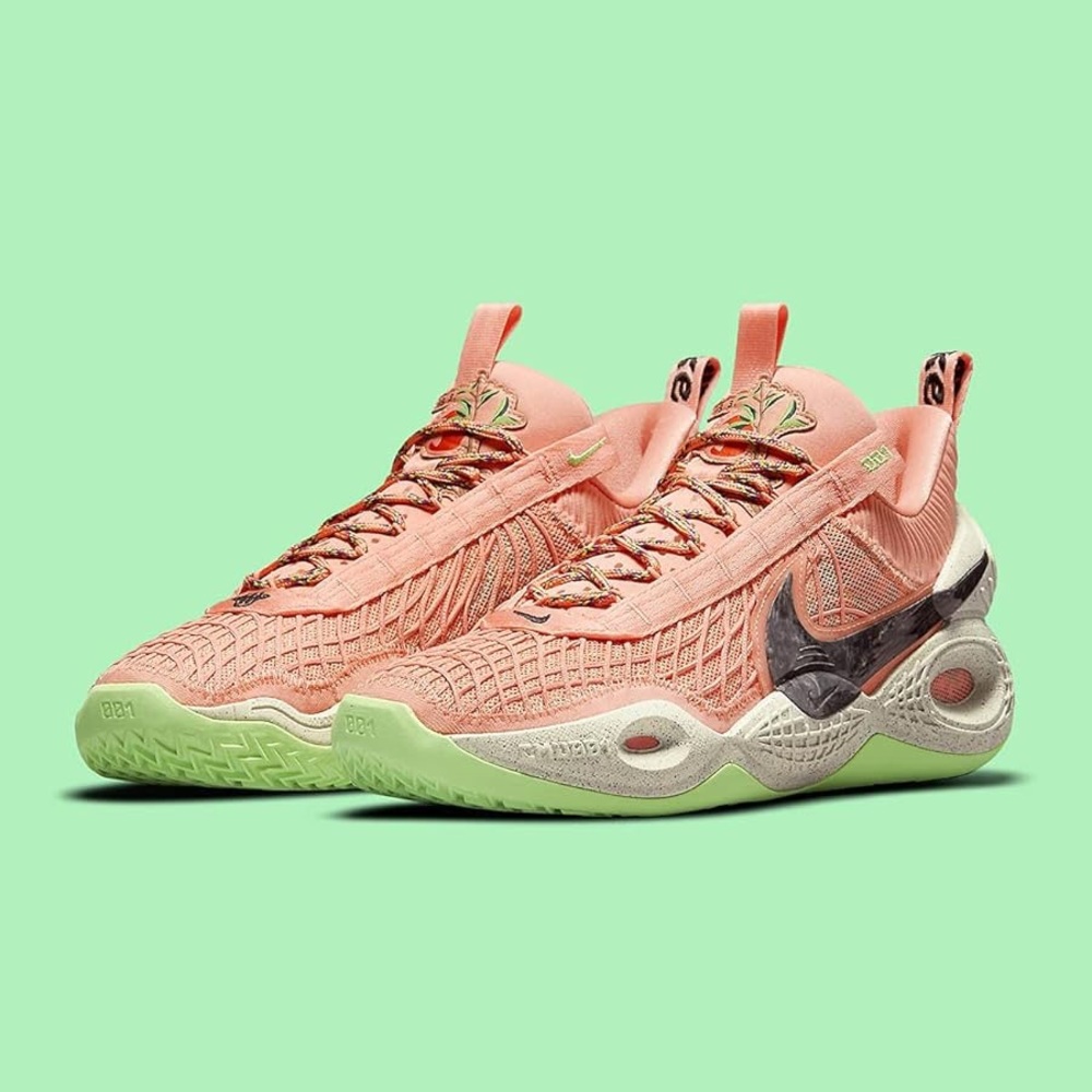 NIKE BASKETBALL SHOES